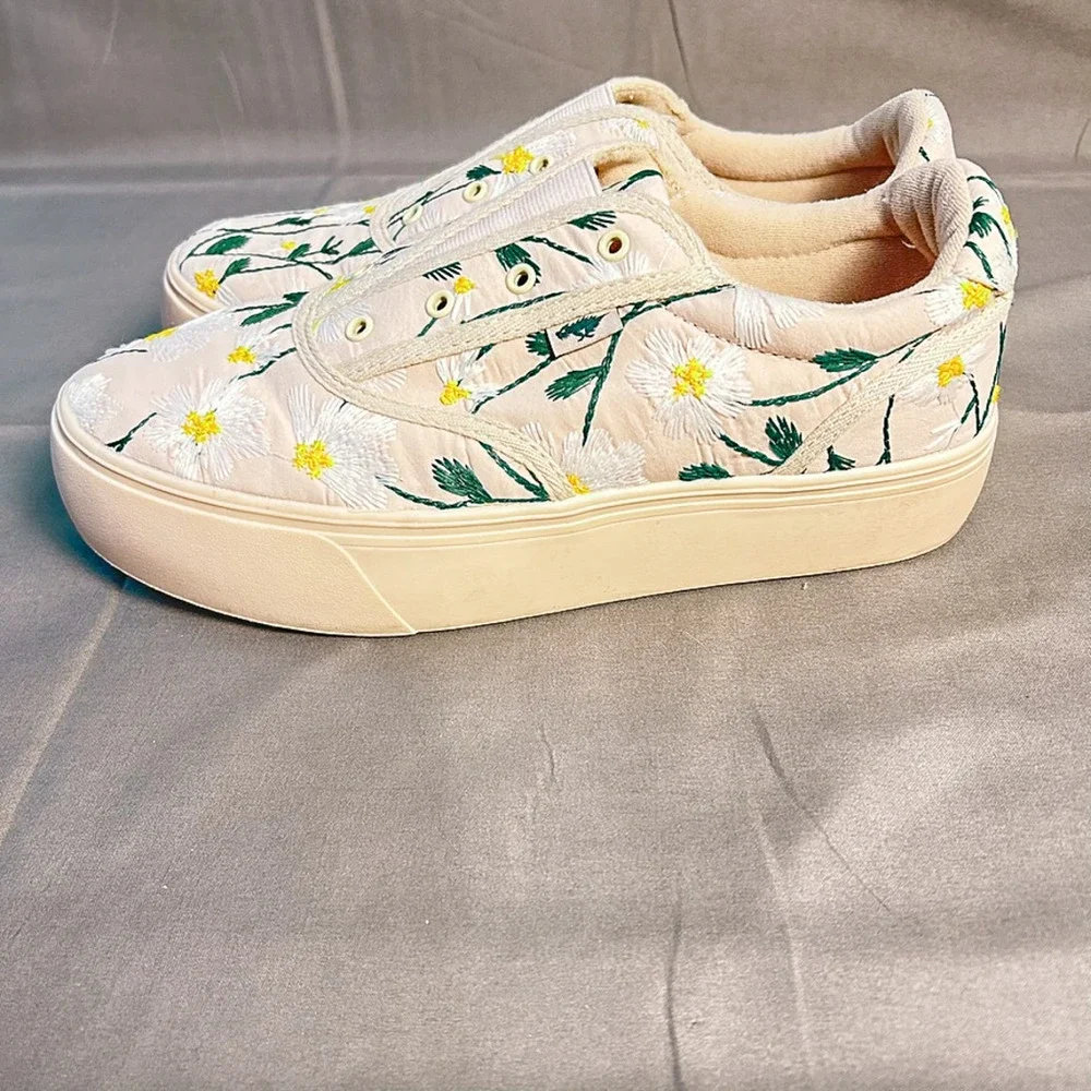 RocketDog Daisy Embroidered Platform Slip-On Sneakers — Cream Floral Canvas 11